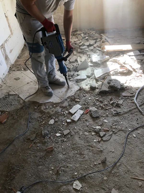 Umbau: Rückbauarbeiten im Innenbereich